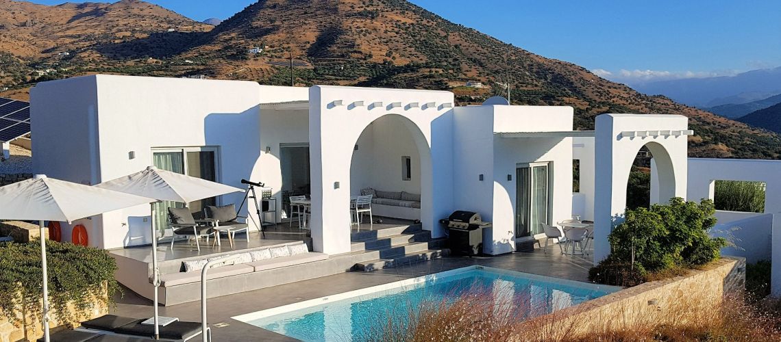 Βίλα ΜΕ θερμαινόμενες πισίνες ΚΑΙ 4 διαμερίσματα φανταστική θέα θάλασσα Αγία Γαλήνη villa WITH heated pools and 4 studio-apartments with fantastic sea view SOUTH CRETE εικόνα ακινήτου