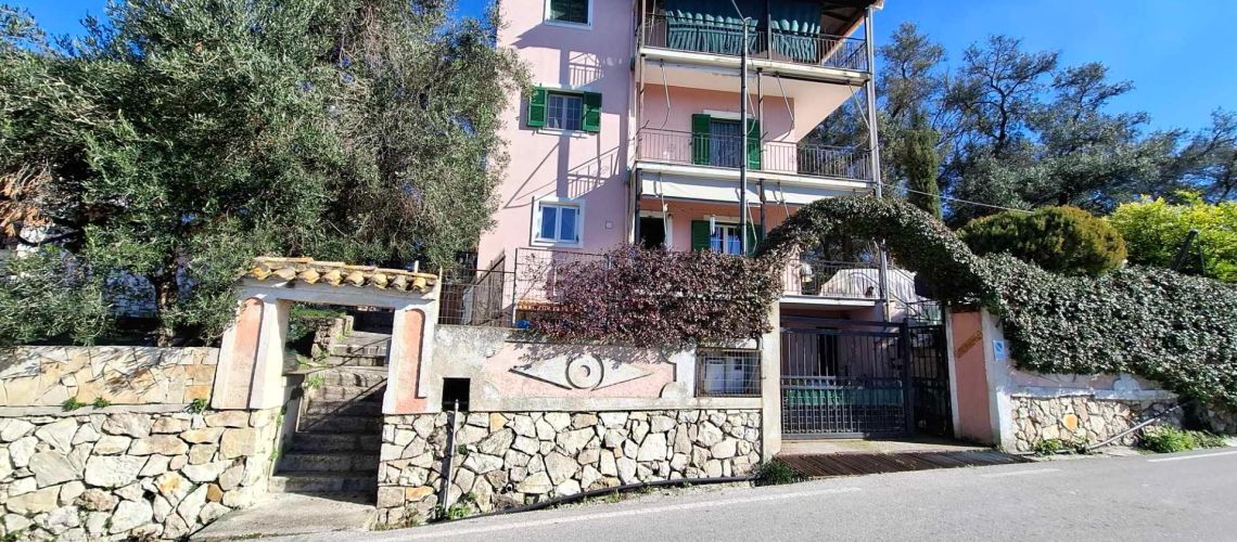 Πωλείται τριώροφη μονοκατοικία στο χωριό Αγρός Κέρκυρα Three-storey detached house for sale in the village of Agros, Corfu εικόνα ακινήτου