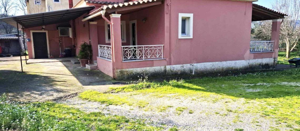 Πωλείται μονοκατοικία με μεγάλο κήπο στο Τεμπλόνι Κέρκυρα Detached house with large garden for sale in Temploni Corfu εικόνα ακινήτου