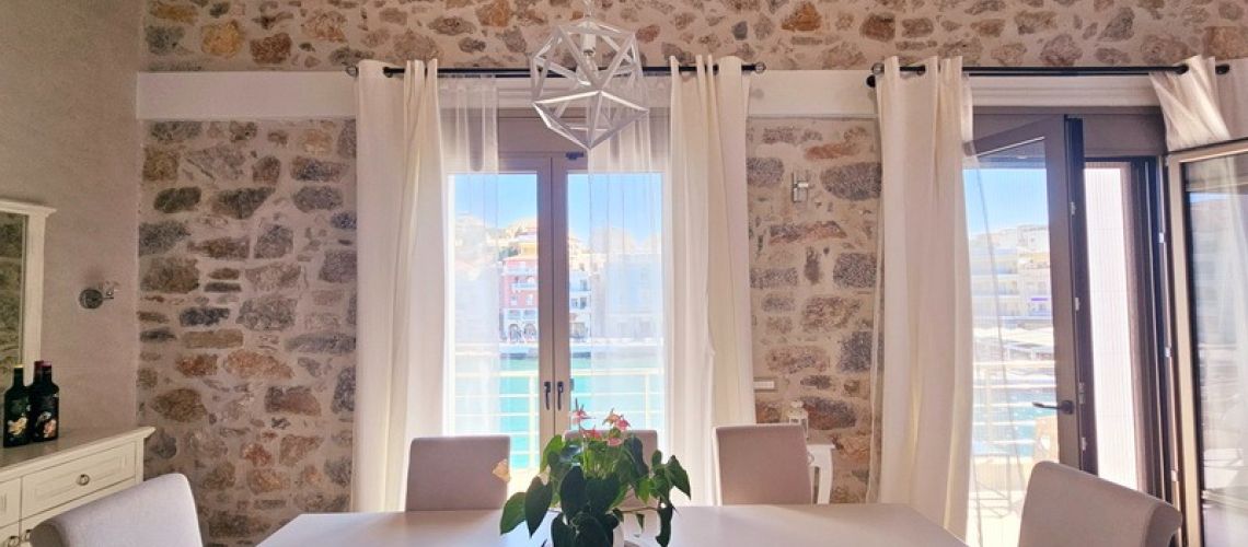 Πολυτελές παραλιακό διαμέρισμα με εκπληκτική θέα κέντρο Άγιος Νικόλαος Κρήτη Luxurious beachfront apartment with stunning views in the center of Saint Nikolaos, Crete εικόνα ακινήτου