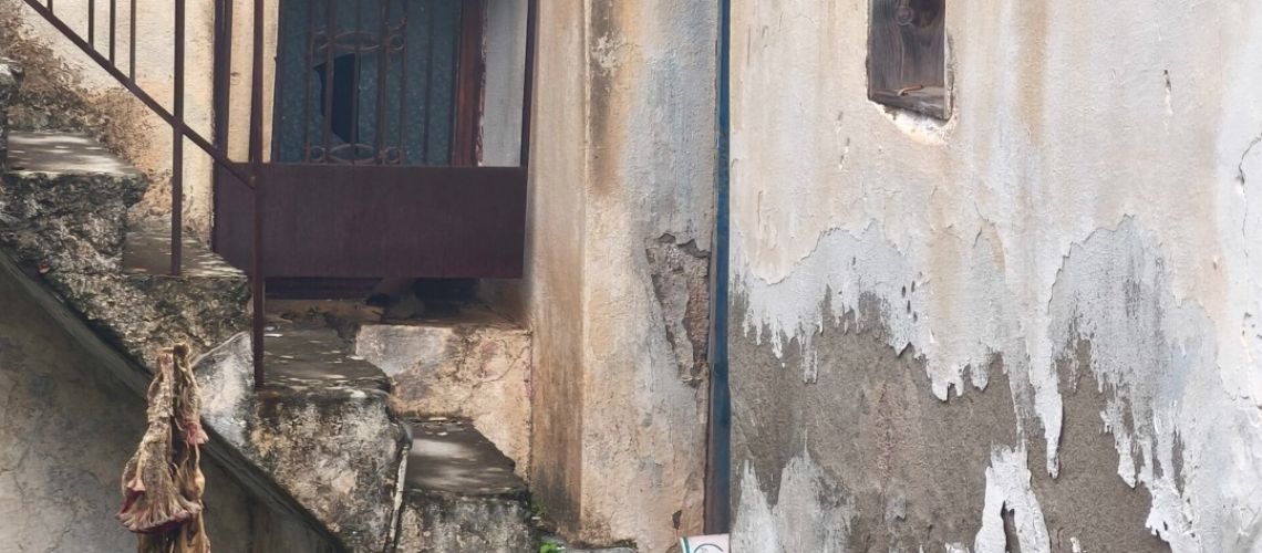 ΠΑΛΙΑ ΠΕΤΡΙΝΗ ΚΑΤΟΙΚΙΑ ΣΤΗ ΚΡΙΤΣΑ ΑΓΙΟΣ ΝΙΚΟΛΑΟΣ ΓΙΑ ΑΝΑΚΑΙΝΙΣΗ OLD STONE HOUSE IN KRITSA SAINT NIKOLAOS FOR RENOVATION εικόνα ακινήτου