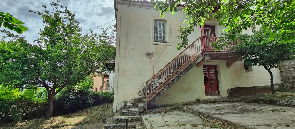 Διώροφη μονοκατοικία 200τμ. στην Υπάτη Φθιώτιδας Two-storey detached house of 200 sq.m. in Ypati, Fthiotida εικόνα ακινήτου