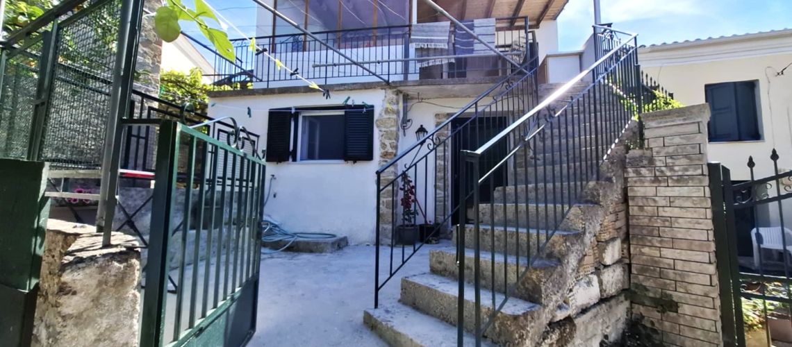 Πωλείται ανακαινισμένη διπλοκατοικία στις Νυμφές Βόρεια Κέρκυρα Renovated duplex house for sale in Nymfes village northern part of Corfu εικόνα ακινήτου
