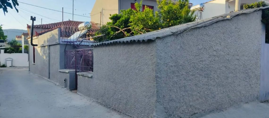 Πωλείται γωνιακό σπίτι 90 τ.μ. στο κέντρο της Καλλονής Λέσβου Corner house of 90 sq m for sale in the center of Kalloni, Lesvos εικόνα ακινήτου
