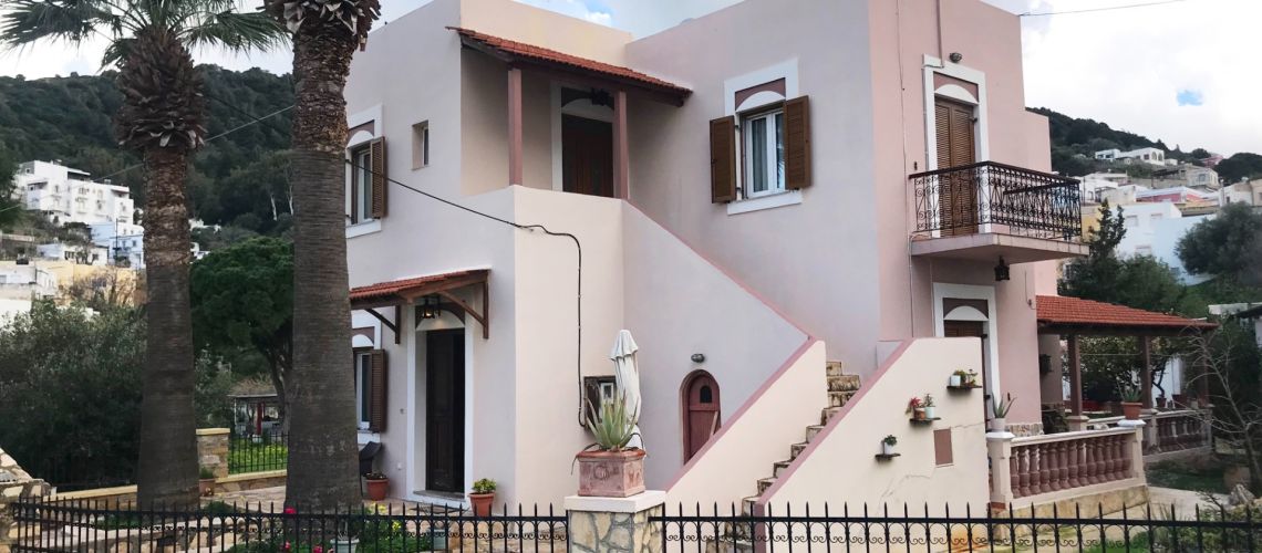 Πωλείται μονοκατοικία με τζάκι και κήπο σε εξαιρετική τοποθεσία Παντέλι Λέρος Detached house for sale with fireplace and garden in an excellent location Panteli Leros εικόνα ακινήτου