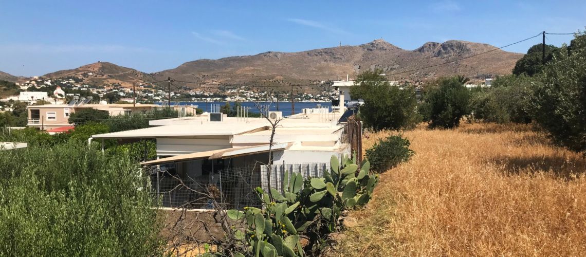 Πωλείται μεγάλο οικόπεδο με θέα θάλασσα Κριθώνι Λέρος Large plot of land with sea view for sale in Krithoni Leros εικόνα ακινήτου