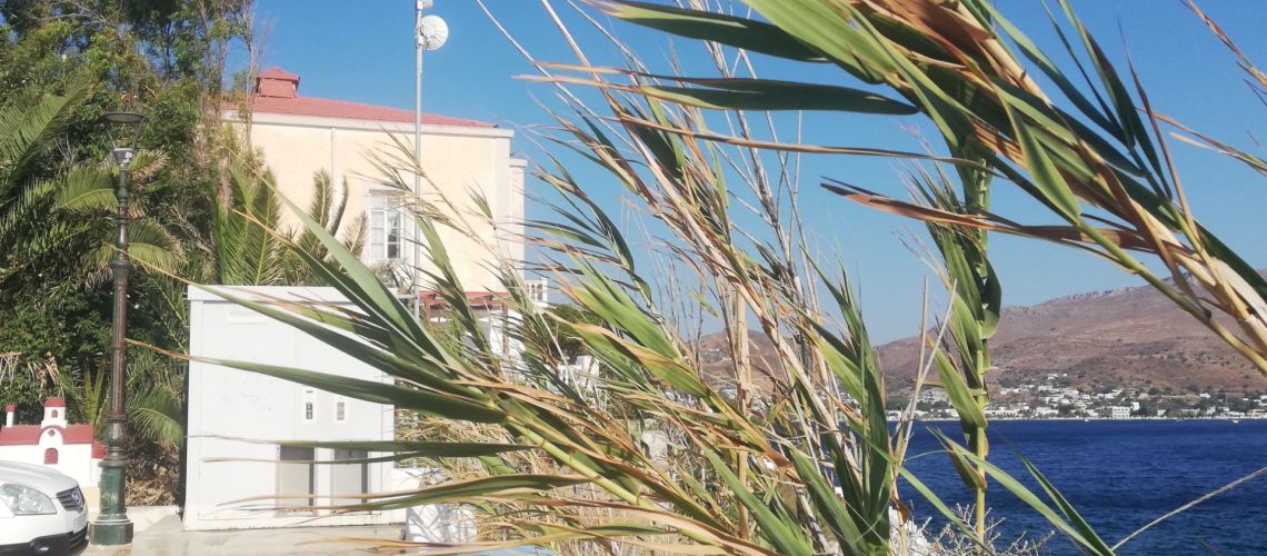Πωλείται παραθαλάσσιο διαμέρισμα με θέα Κριθώνι Λέρος Seaside apartment with view for sale Krithoni Leros εικόνα ακινήτου