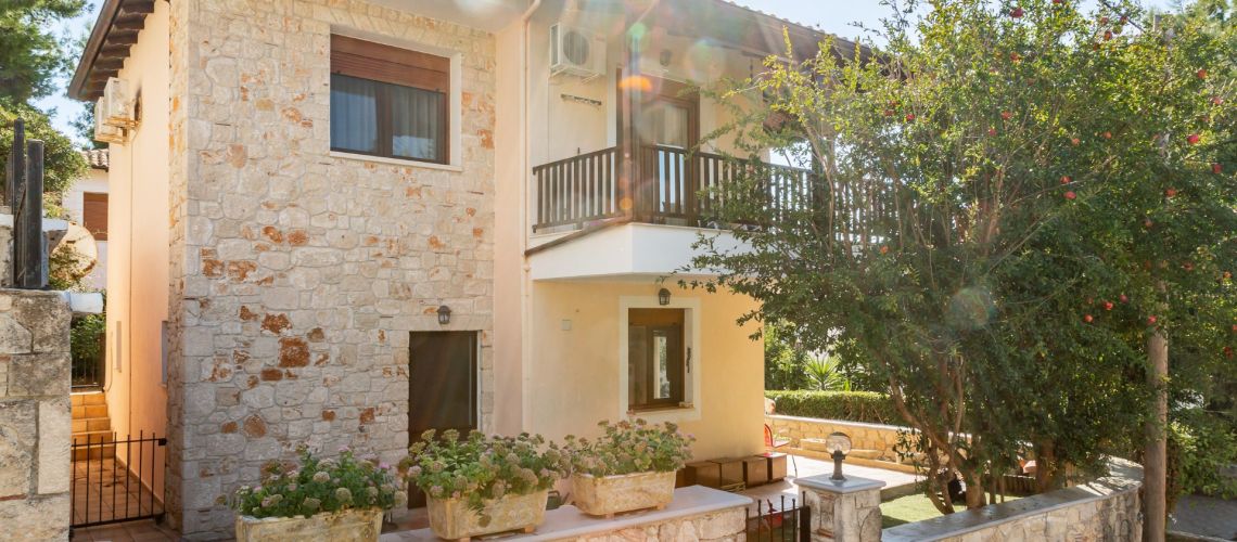 Πωλείται επιπλωμένη μονοκατοικία δίπλα στη θάλασσα Σίβηρη Κασσάνδρα Χαλκιδική Furnished detached house for sale by the sea Siviri Kassandra Halkidiki εικόνα ακινήτου