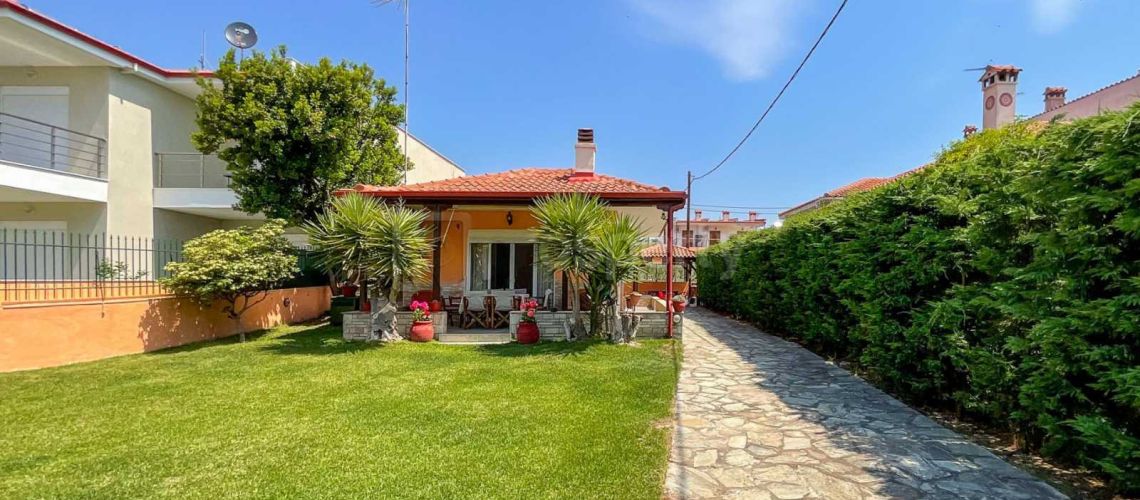 Πωλείται ανακαινισμένη μονοκατοικία με τζάκι και πανέμορφο κήπο Νικήτη Χαλκιδικής εικόνα ακινήτου